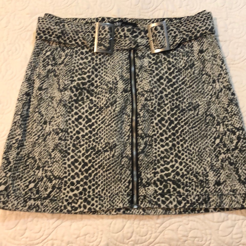 Cute snakeskin cotton skirt 7/28